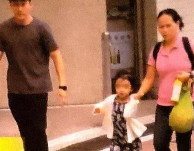 刘恺威和杨幂的女儿近照 水汪汪的大眼睛特别像杨幂