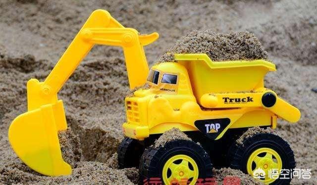 为什么有些小男孩那么喜欢挖掘机玩具呢？